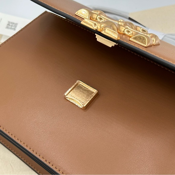 Tory Burch Eleanor Bag - Picture 10 of 11